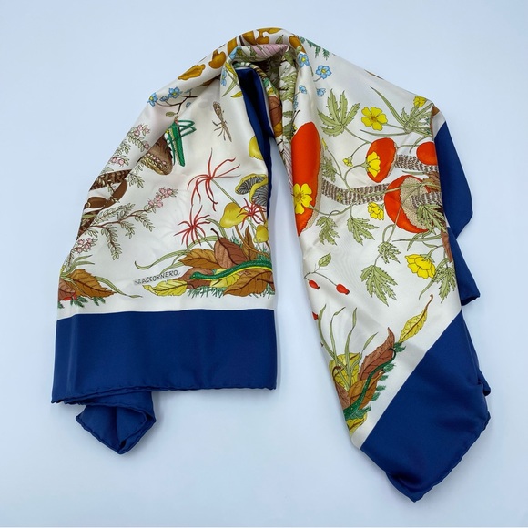 Gucci Accessories - 419. Gucci Vintage 1960s V. Accornero Silk Mushroom Scarf with Box